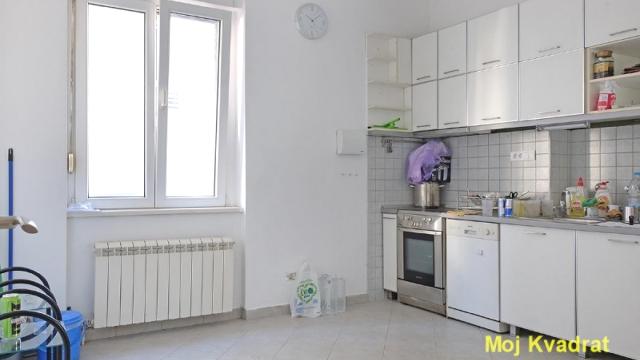 Stan, Trosoban, Prodaja, 50m2, Crveni krst, Vračar, Vele Nigrinove