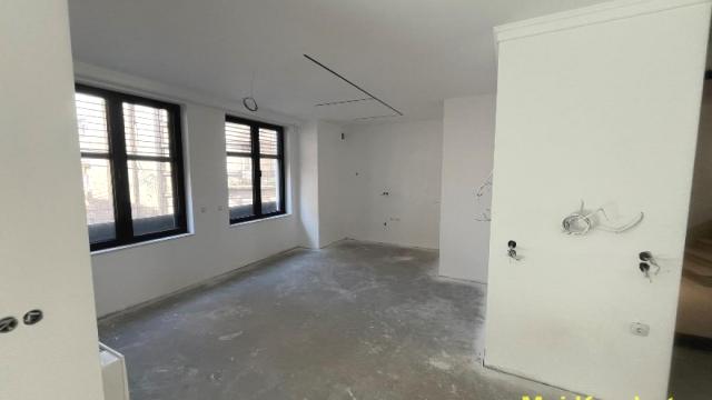Stan, četvorosoban, Prodaja, 180m2, Hram svetog Save, Vračar, Patrijarha Varnave