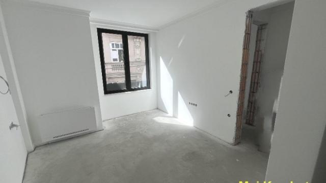 Stan, četvorosoban, Prodaja, 180m2, Hram svetog Save, Vračar, Patrijarha Varnave