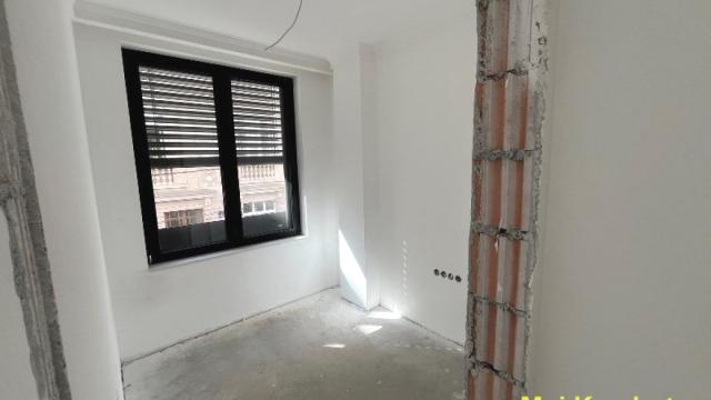 Stan, četvorosoban, Prodaja, 180m2, Hram svetog Save, Vračar, Patrijarha Varnave