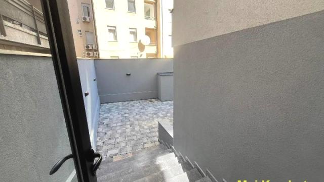 Stan, četvorosoban, Prodaja, 180m2, Hram svetog Save, Vračar, Patrijarha Varnave
