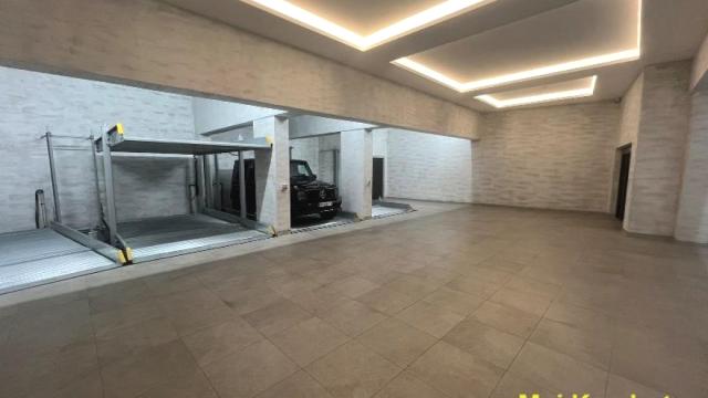 Stan, četvorosoban, Prodaja, 180m2, Hram svetog Save, Vračar, Patrijarha Varnave