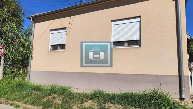 Kuća, Trosoban, Prodaja, 80m2, Aqua park, Gradska lokacija, Jagodina