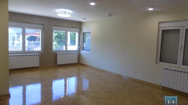 Kuća, Prodaja, 192m2, 4. juli, Gradska lokacija, Paraćin