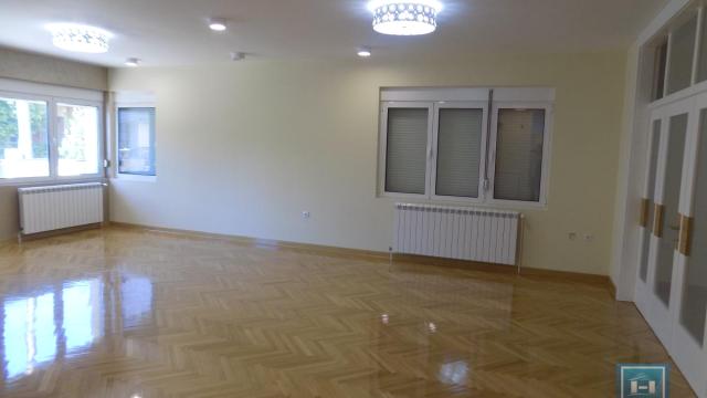 Kuća, Prodaja, 192m2, 4. juli, Gradska lokacija, Paraćin
