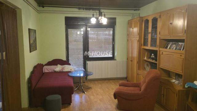 Kuća, Petosoban, Prodaja, 208m2, Logor, Gradska lokacija, Sombor