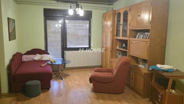 Kuća, Petosoban, Prodaja, 208m2, Logor, Gradska lokacija, Sombor
