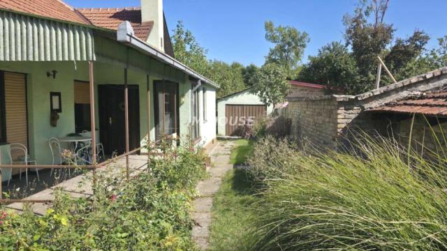 Kuća, Petosoban, Prodaja, 208m2, Logor, Gradska lokacija, Sombor