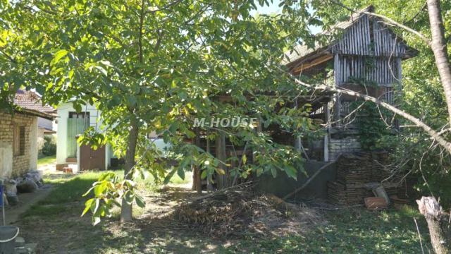 Kuća, Petosoban, Prodaja, 208m2, Logor, Gradska lokacija, Sombor