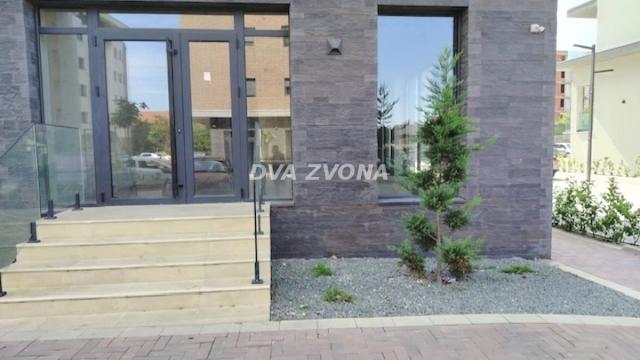 Poslovni prostor, Jednosoban, Izdavanje, 224m2, Stari Banovci, Okolno mesto, Stara Pazova