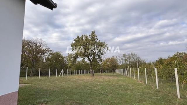 Kuća, Prodaja, 154m2, Čortanovci, Okolno mesto, Indjija