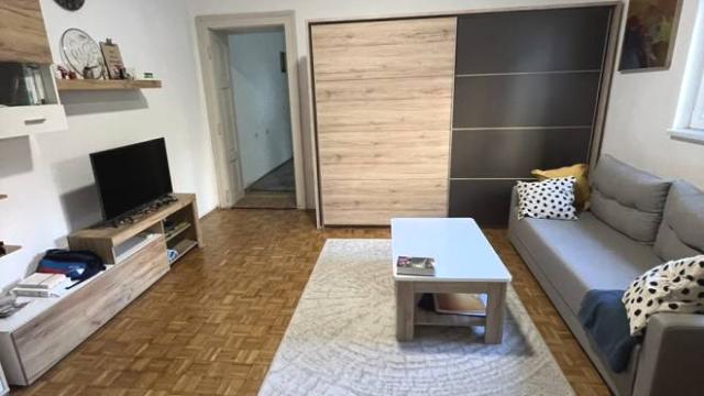 Stan, Dvosoban, Izdavanje, 52m2, Beogradska