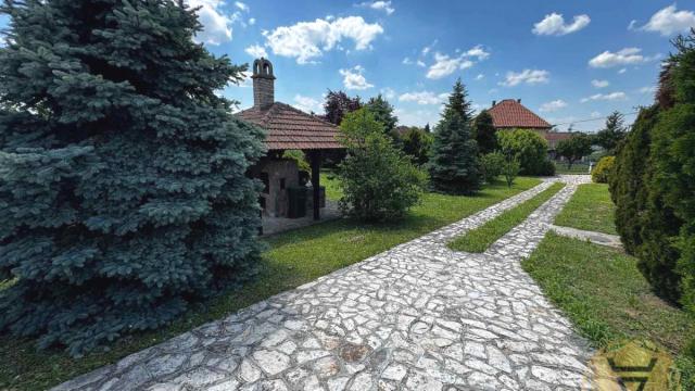 Kuća, Trosoban, Prodaja, 205m2, Arnajevo, Barajevo, Vodice