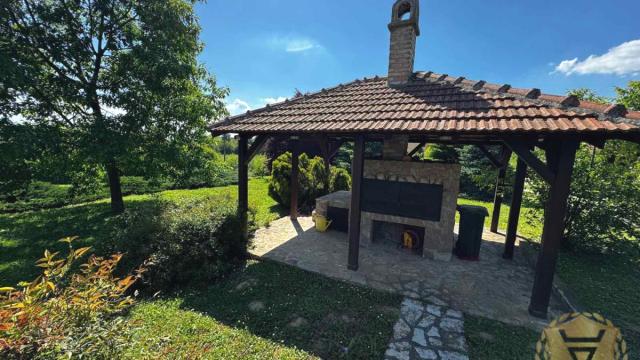 Kuća, Trosoban, Prodaja, 205m2, Arnajevo, Barajevo, Vodice