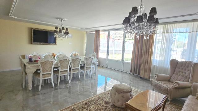 Kuća, Dvoiposoban, Prodaja, 179m2, Svetog Jovana Krstitelja