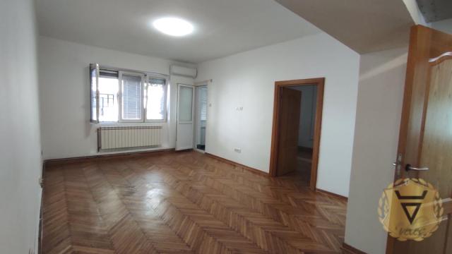 Stan, Troiposoban, Izdavanje, 70m2, Karadjordjev trg, Zemun, 22 oktobra