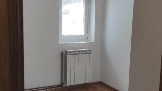 Stan, Troiposoban, Izdavanje, 70m2, Karadjordjev trg, Zemun, 22 oktobra