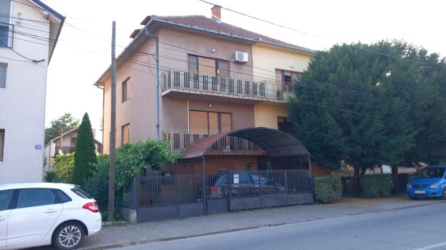 Kuća, Petosoban i veći, Prodaja, 270m2, Batajnica, Zemun, Batajnica