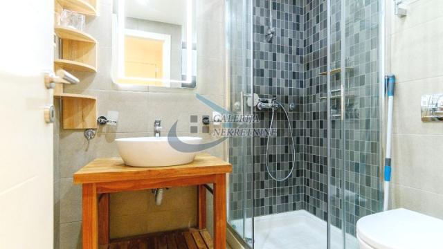 Stan, četvorosoban, Prodaja, 97m2, Hram svetog Save, Vračar, Svetozara Gligorića