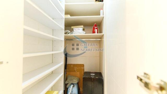 Stan, četvorosoban, Prodaja, 97m2, Hram svetog Save, Vračar, Svetozara Gligorića