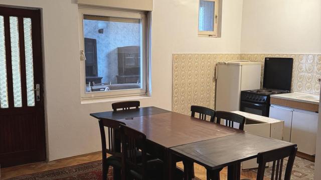 Soba, Izdavanje, 260m2, Stari Banovci, Okolno mesto, Stari Banovci