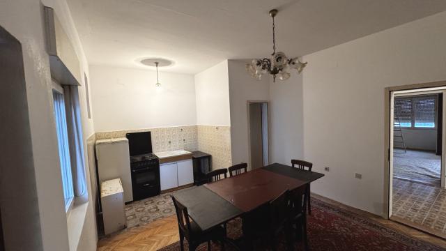 Soba, Izdavanje, 260m2, Stari Banovci, Okolno mesto, Stari Banovci