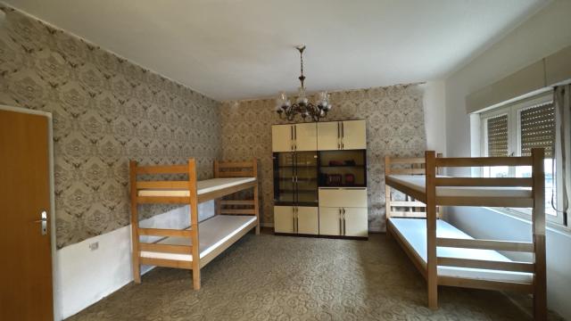 Soba, Izdavanje, 260m2, Stari Banovci, Okolno mesto, Stari Banovci