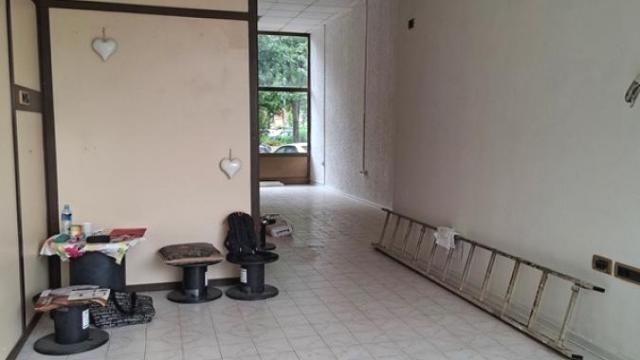 Poslovni prostor, Prodaja, 33m2, Blok 4 (Politehnička akademija), Novi Beograd, Pariske komune