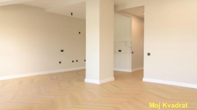 Stan, Trosoban, Prodaja, 80m2, Trg Republike, Stari grad, Dobračina