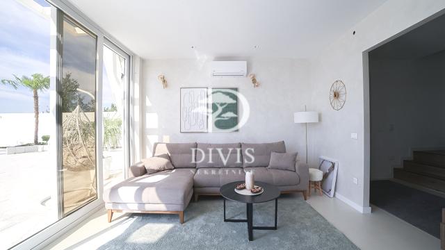 Kuća, četvorosoban, Prodaja, 360m2, Sopot, Mihaila Nikolića