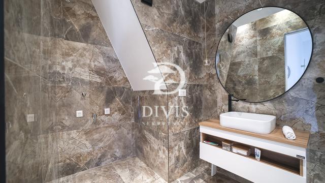 Kuća, četvorosoban, Prodaja, 360m2, Sopot, Mihaila Nikolića