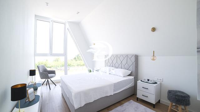 Kuća, četvorosoban, Prodaja, 360m2, Sopot, Mihaila Nikolića