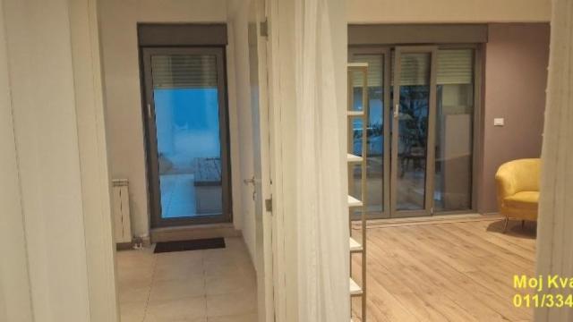 Poslovni prostor, Izdavanje, 70m2, Hram svetog Save, Vračar, Stojana Protića