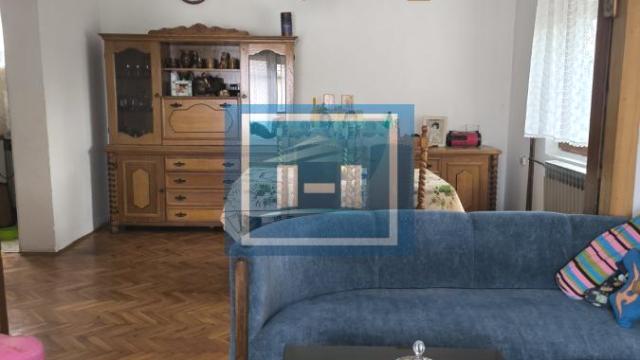Kuća, Petosoban, Prodaja, 350m2, Gradska lokacija, Ćuprija