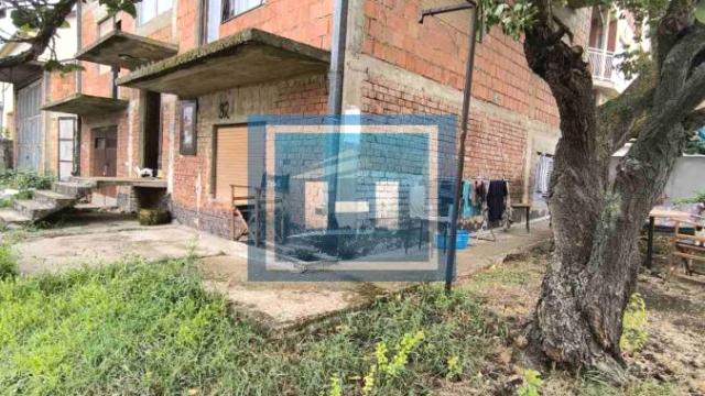 Kuća, Petosoban, Prodaja, 350m2, Gradska lokacija, Ćuprija