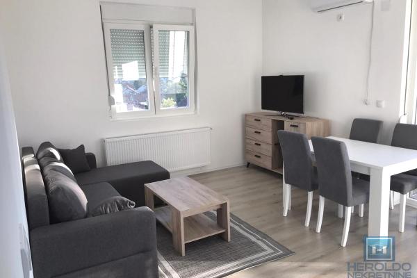 izdavanje, stanova,
centar-grad-jagodina, 966467, trosoban