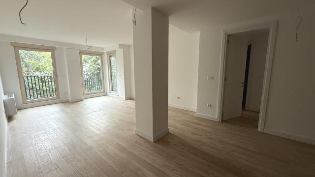 Stan, četvorosoban, Izdavanje, 125m2, Loznička