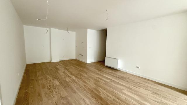 Stan, četvorosoban, Izdavanje, 125m2, Loznička