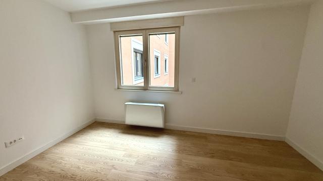 Stan, četvorosoban, Izdavanje, 125m2, Loznička