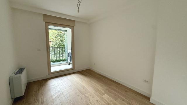 Stan, četvorosoban, Izdavanje, 125m2, Loznička