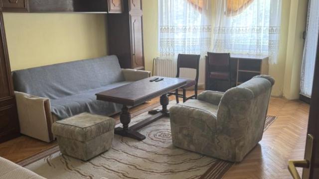 Kuća, Petosoban, Izdavanje, 340m2, Kolonija Zmaj, Zemun, Vere Dedović