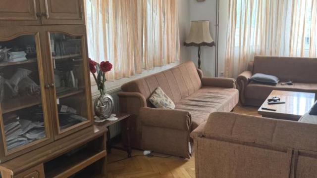 Kuća, Petosoban, Izdavanje, 340m2, Kolonija Zmaj, Zemun, Vere Dedović