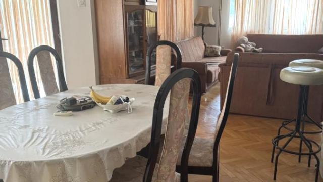 Kuća, Petosoban, Izdavanje, 340m2, Kolonija Zmaj, Zemun, Vere Dedović