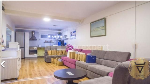 Kuća, Petosoban, Izdavanje, 250m2, Bežanijska kosa 1, Novi Beograd, Majora Branka Vukosavljevića