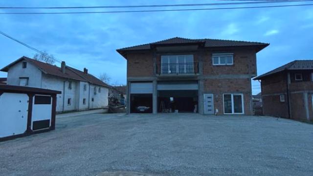 Kuća, Petosoban, Izdavanje, 250m2, Surčin (mesto), Surčin, Milovana Vidaka