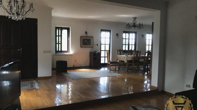 Kuća, Petosoban, Izdavanje, 300m2, Farmaceutski fakultet, Voždovac, Đurđevke Čakarević
