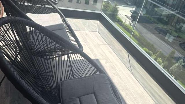 Stan, četvorosoban, Izdavanje, 100m2, Blok 43 (Buvlja pijaca), Novi Beograd, Bulevar Milutina Milankovica