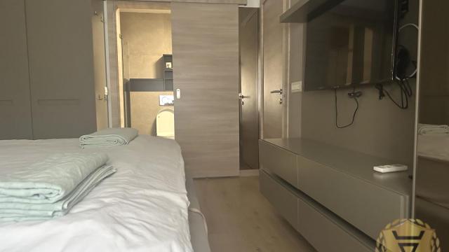 Stan, četvorosoban, Izdavanje, 100m2, Blok 43 (Buvlja pijaca), Novi Beograd, Bulevar Milutina Milankovica