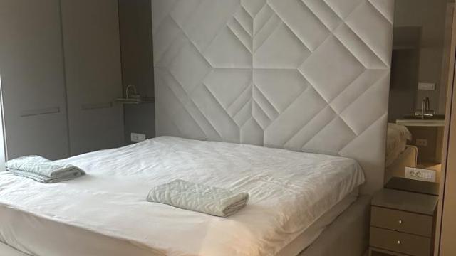 Stan, četvorosoban, Izdavanje, 100m2, Blok 43 (Buvlja pijaca), Novi Beograd, Bulevar Milutina Milankovica