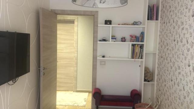 Stan, četvorosoban, Izdavanje, 100m2, Blok 43 (Buvlja pijaca), Novi Beograd, Bulevar Milutina Milankovica
